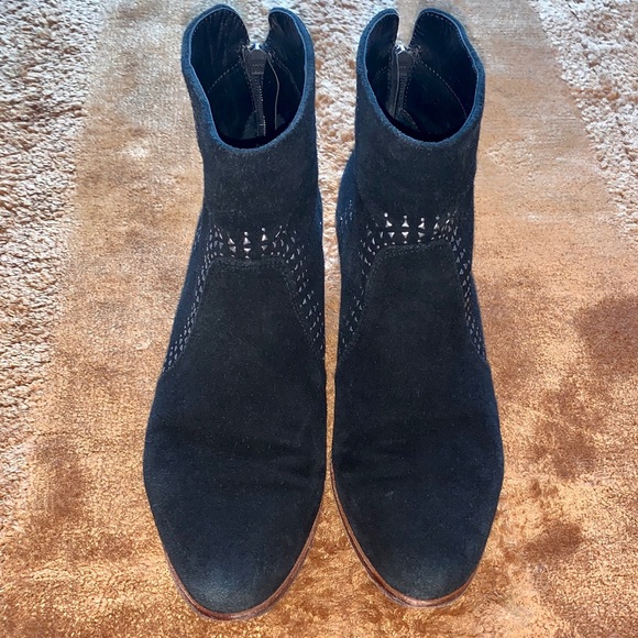 Women’s Joie Black Suede Stud Boots Sz 7 - Picture 4 of 11